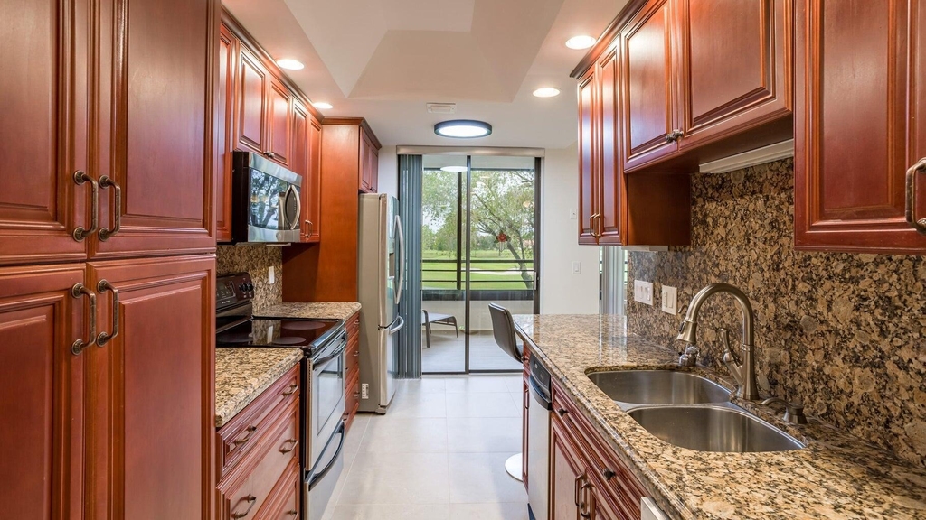 7460 La Paz Boulevard - Photo 9