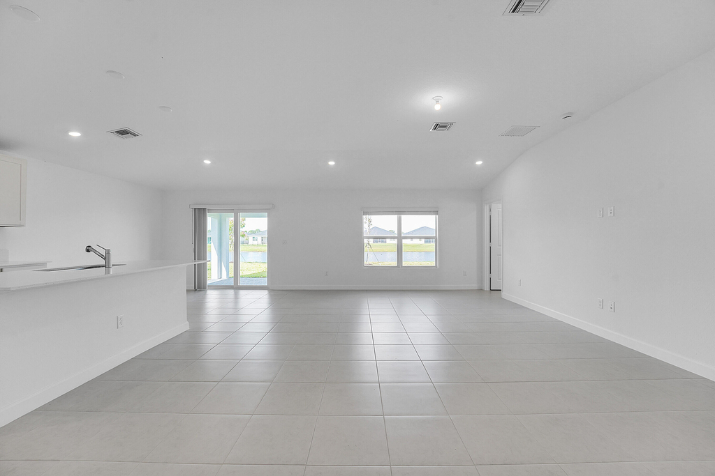 6394 Nw Windwood Way - Photo 2