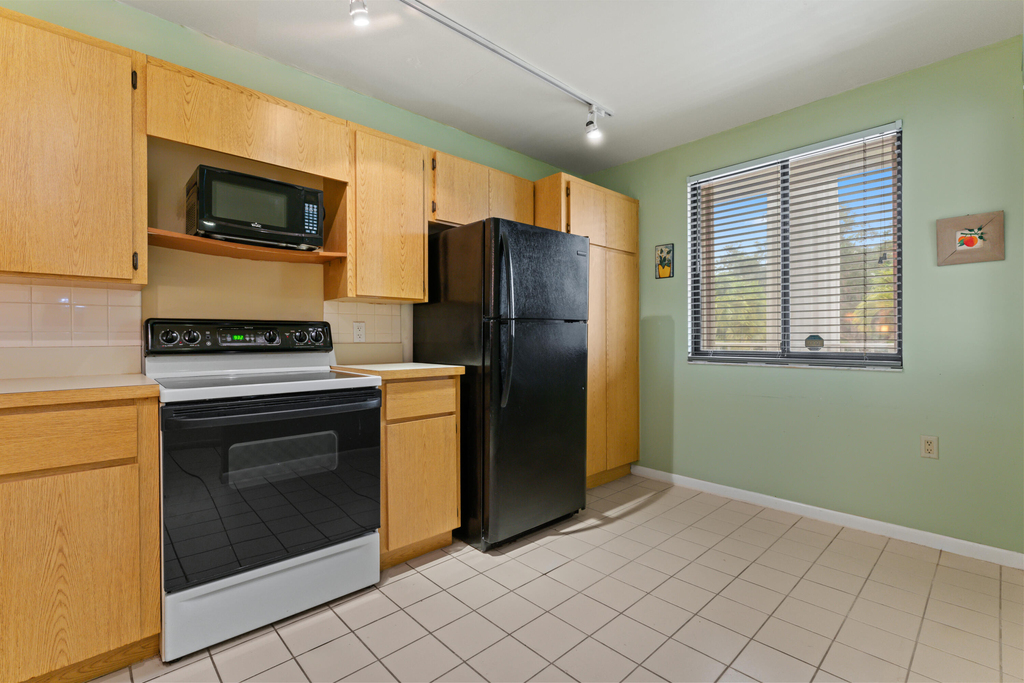 2621 Village Boulevard - Photo 2