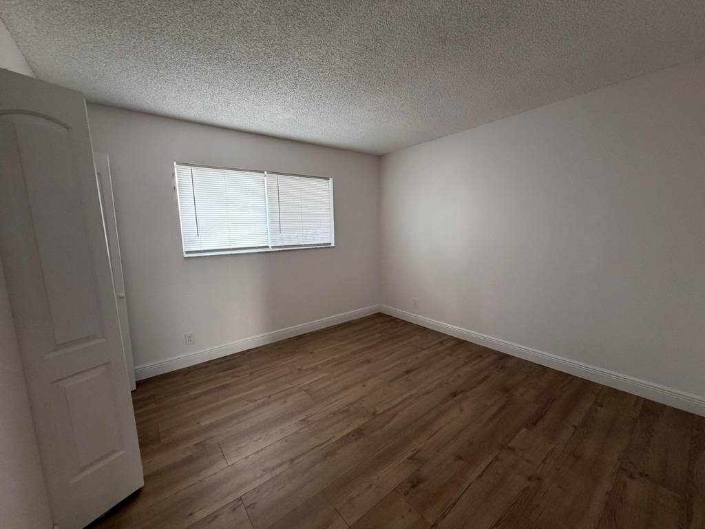 8720 N Sherman Circle - Photo 6