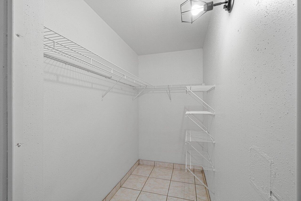 260 Brittany F - Photo 15