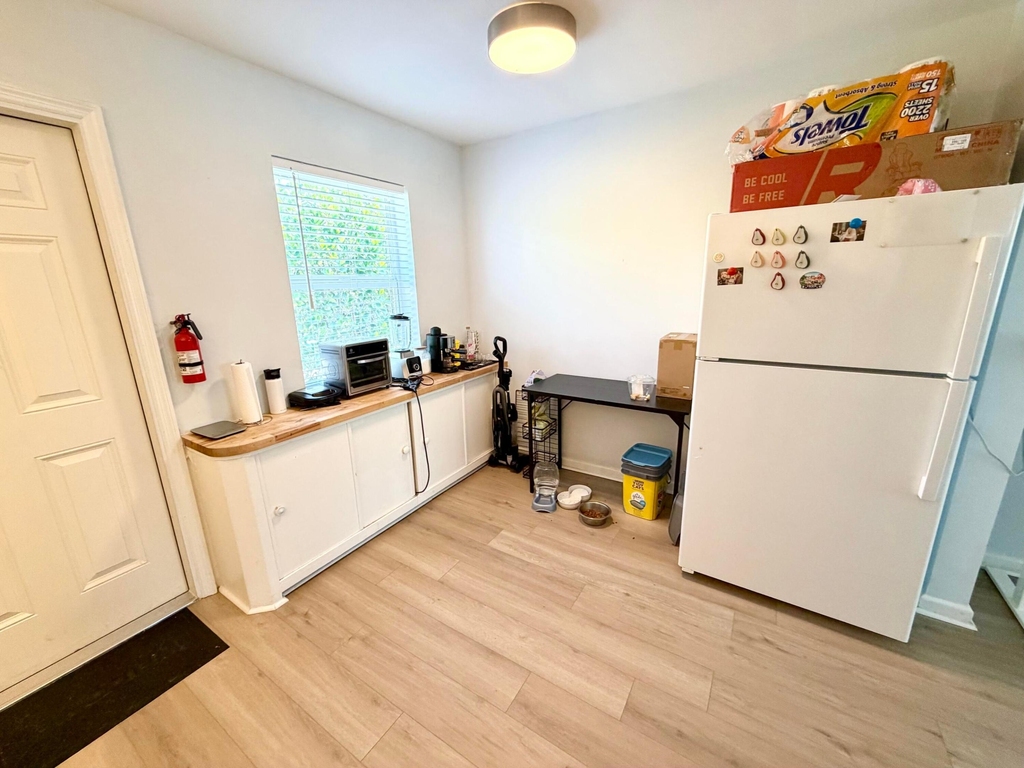 1502 N J Street - Photo 6