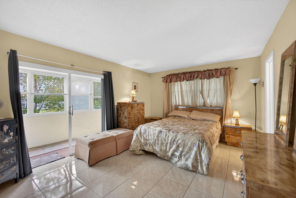 157 Camden G - Photo 2