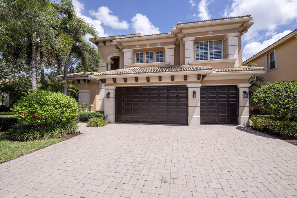 8801 Wellington View Drive - Photo 4