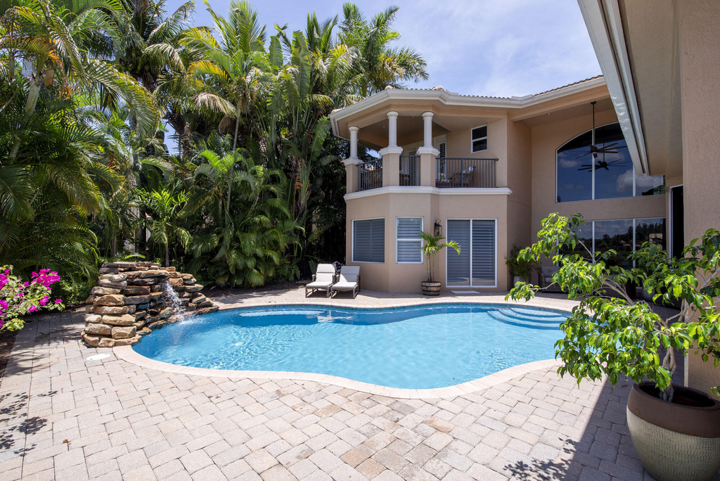 8801 Wellington View Drive - Photo 3