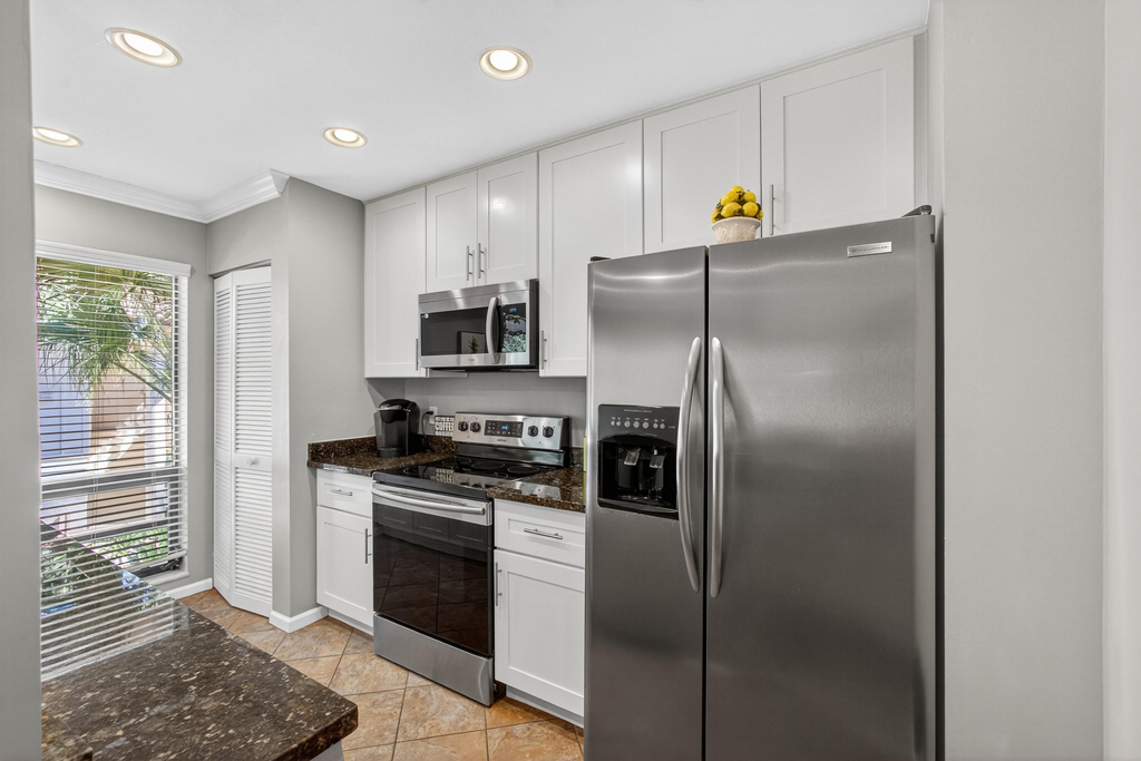 605 Brackenwood Cove - Photo 10