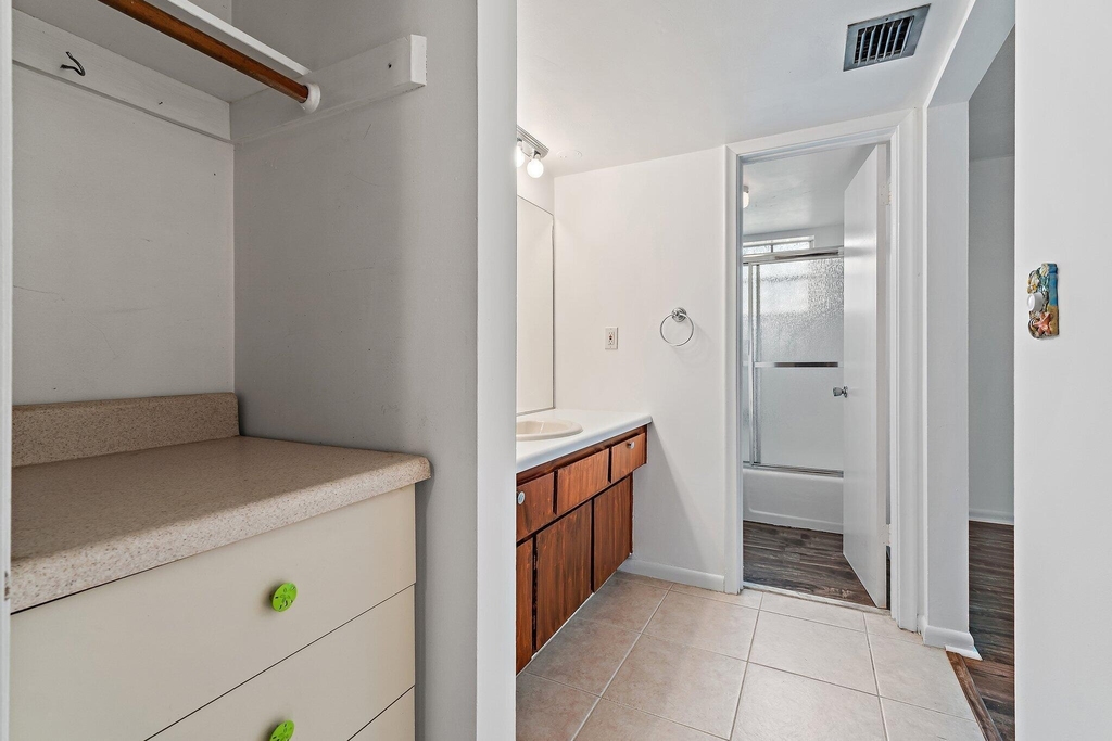 5570 Tamberlane Circle - Photo 22