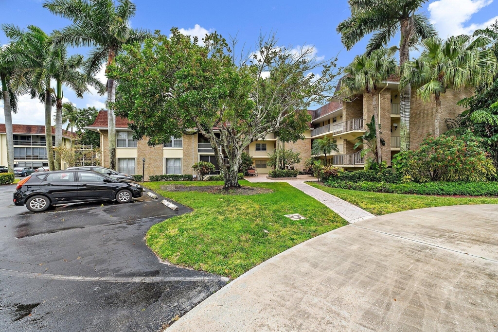 5570 Tamberlane Circle - Photo 31