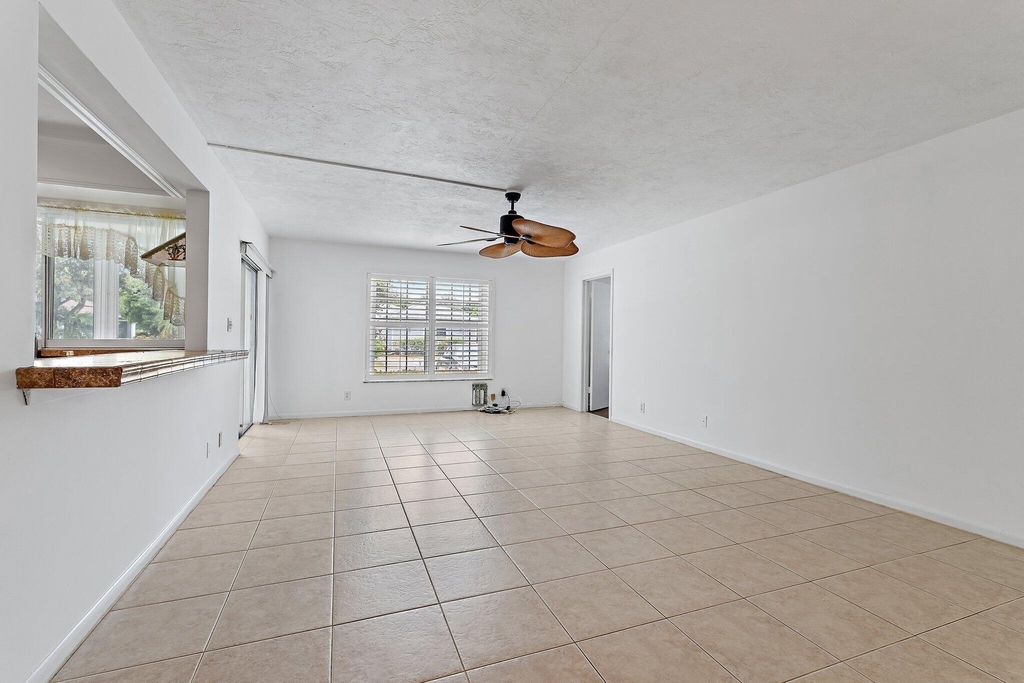 5570 Tamberlane Circle - Photo 5