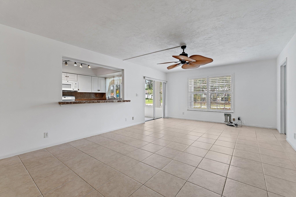 5570 Tamberlane Circle - Photo 6