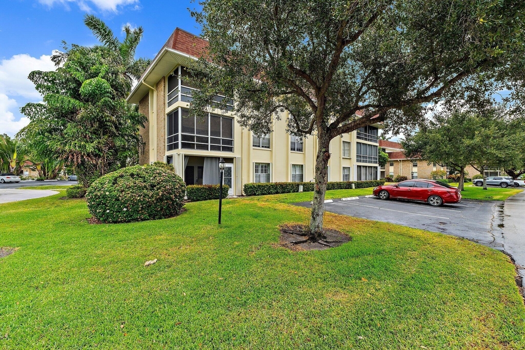 5570 Tamberlane Circle - Photo 28