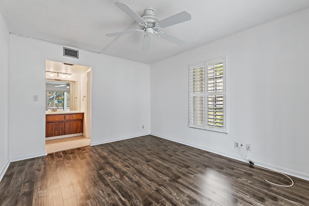 5570 Tamberlane Circle - Photo 21