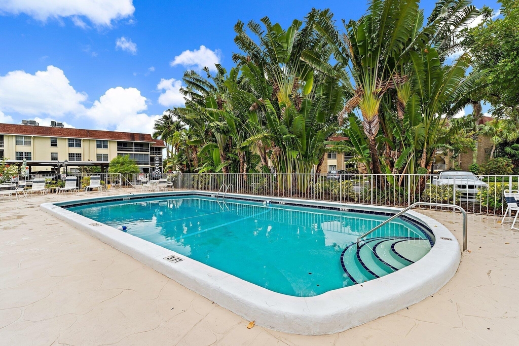 5570 Tamberlane Circle - Photo 29