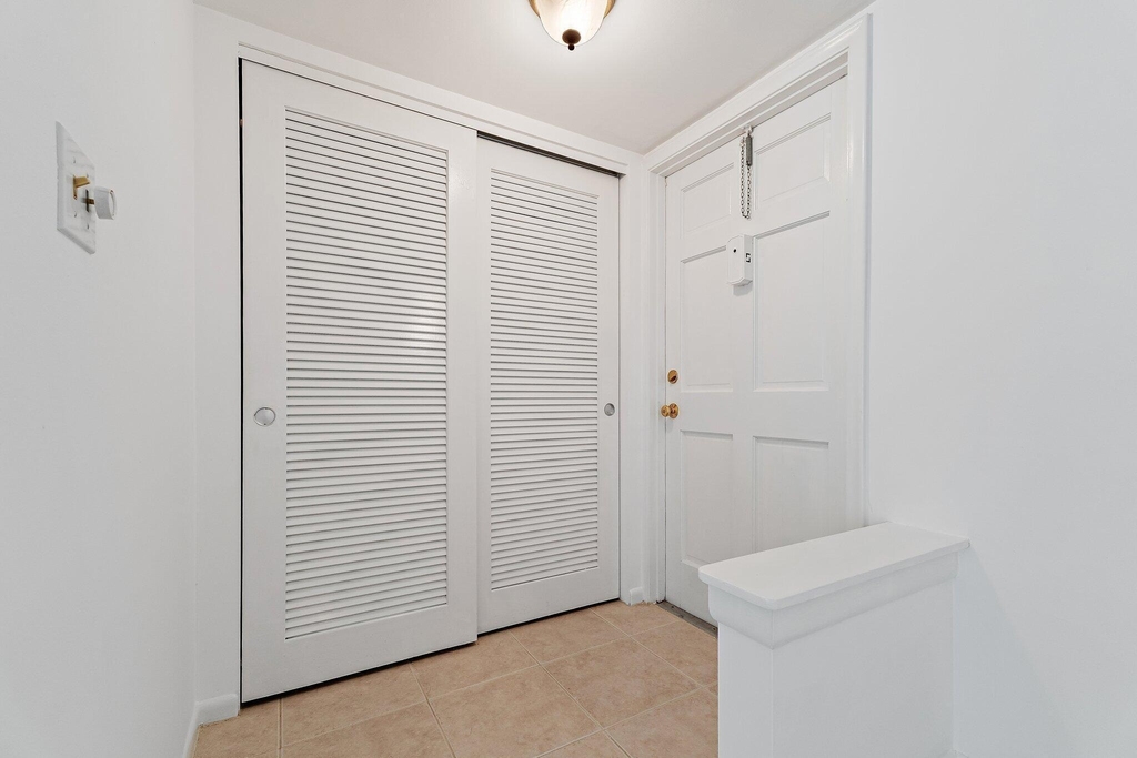 5570 Tamberlane Circle - Photo 2