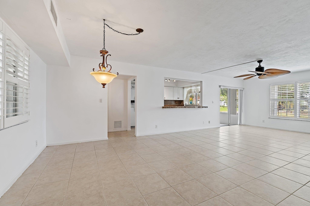 5570 Tamberlane Circle - Photo 3