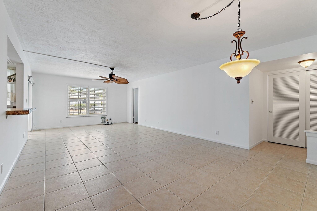 5570 Tamberlane Circle - Photo 4