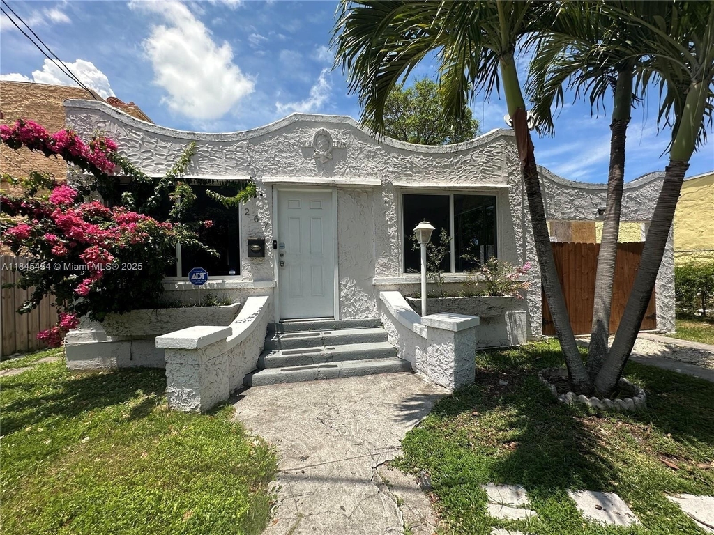 267 Nw 33rd Street - Photo 0
