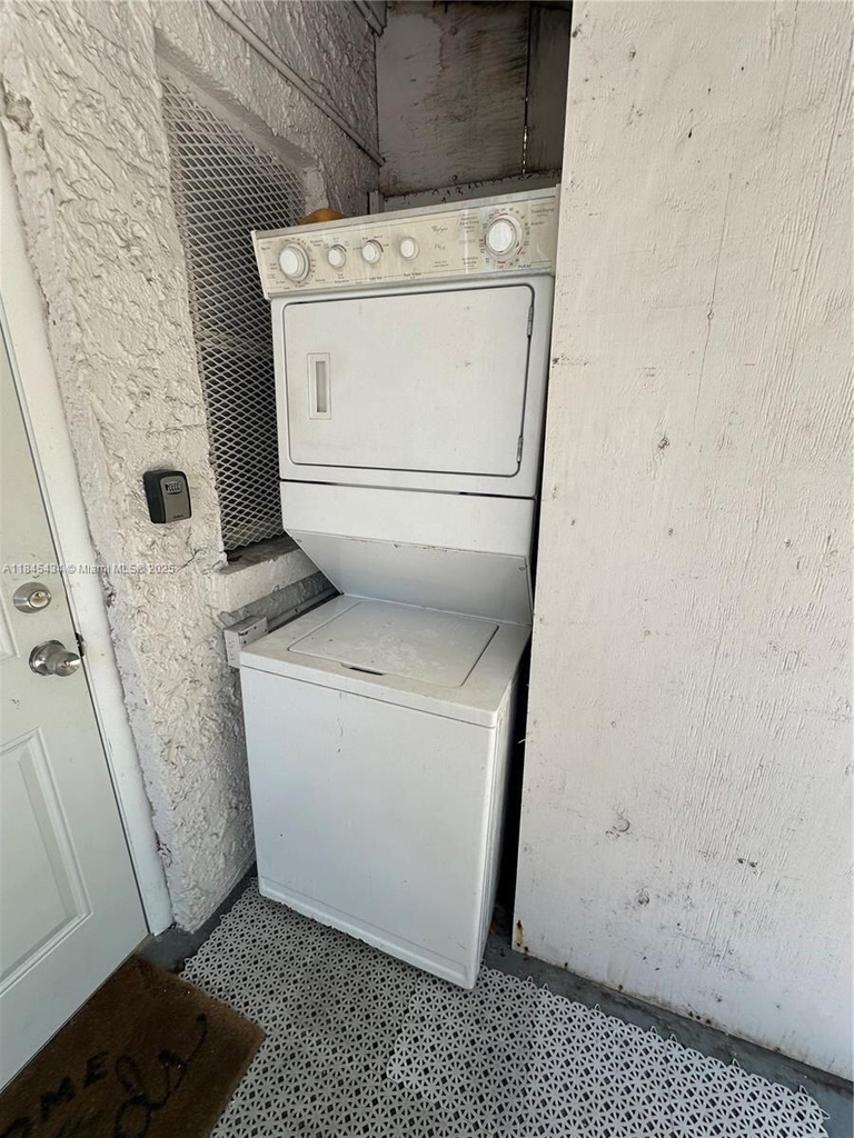 267 Nw 33rd Street - Photo 14