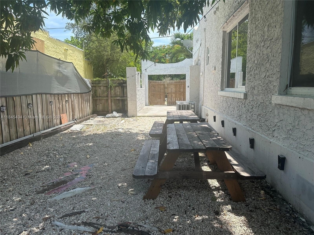267 Nw 33rd Street - Photo 13