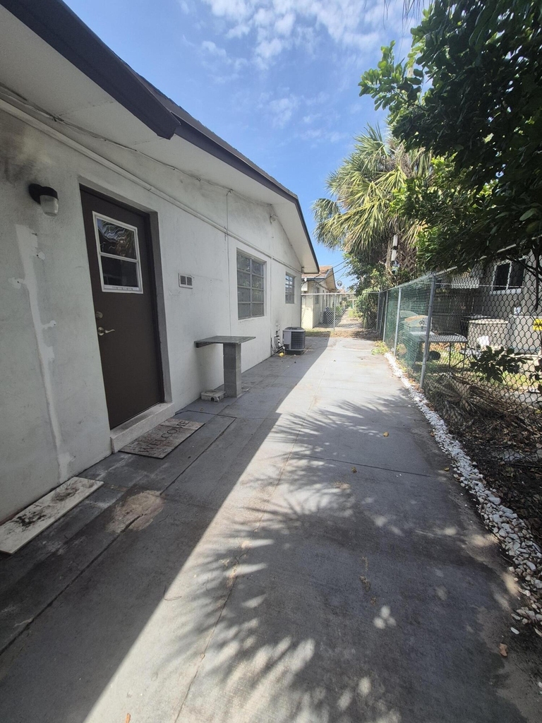 7221 Venetian Street - Photo 9
