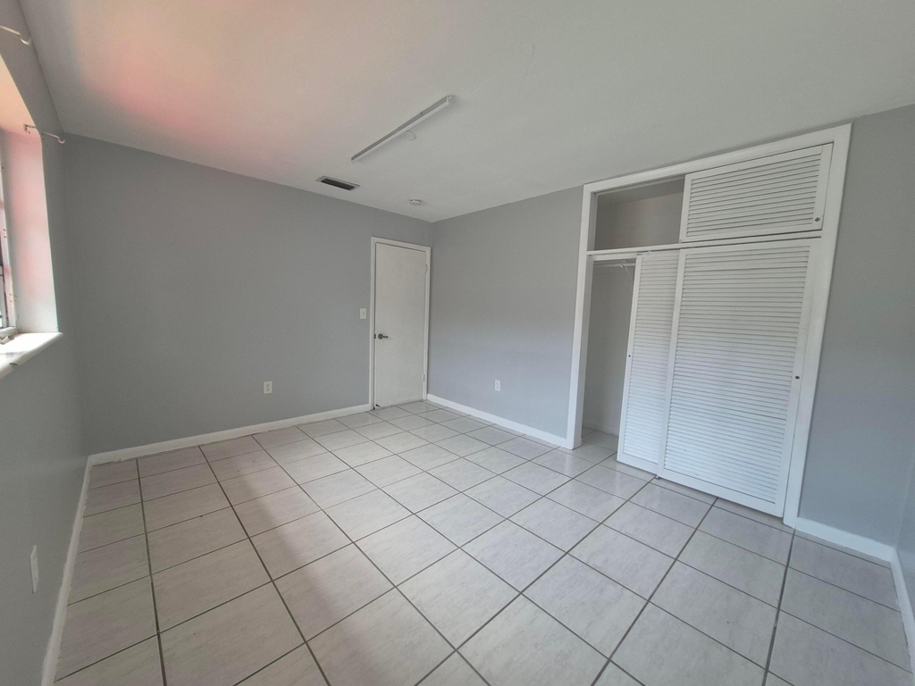 7221 Venetian Street - Photo 8