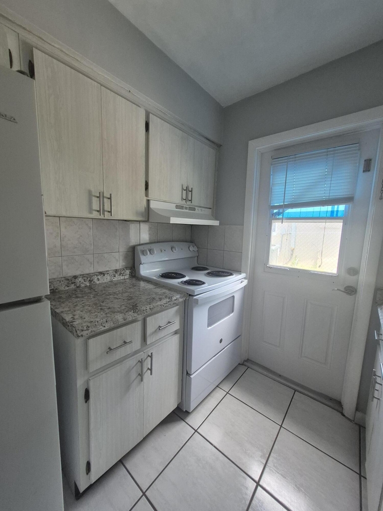 7221 Venetian Street - Photo 4