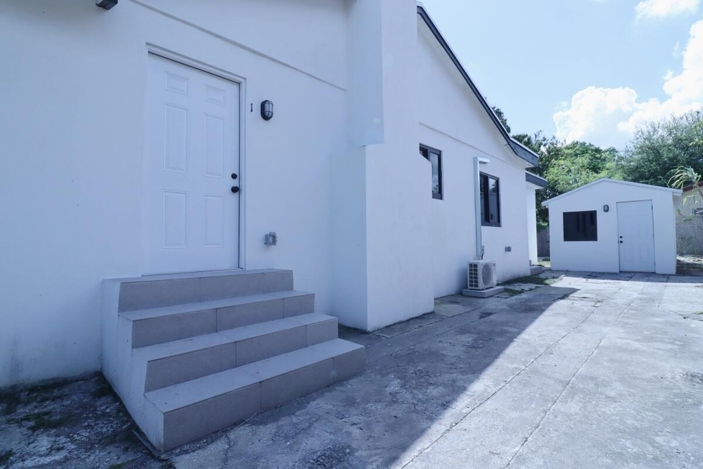 3040 Nw 13th Avenue - Photo 7