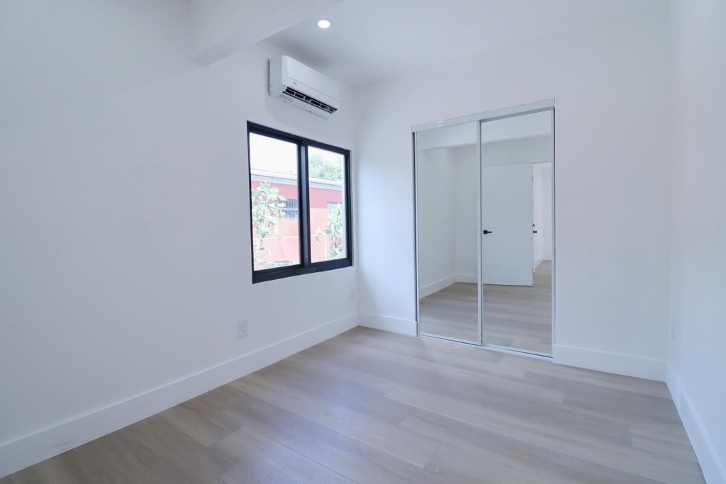 3040 Nw 13th Avenue - Photo 5