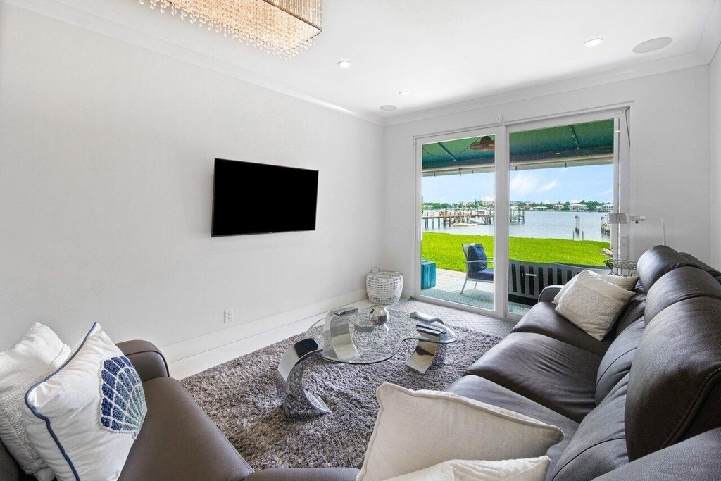 324 N Lake Drive - Photo 9
