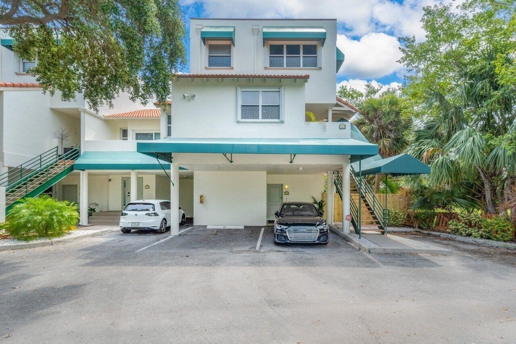 324 N Lake Drive - Photo 4