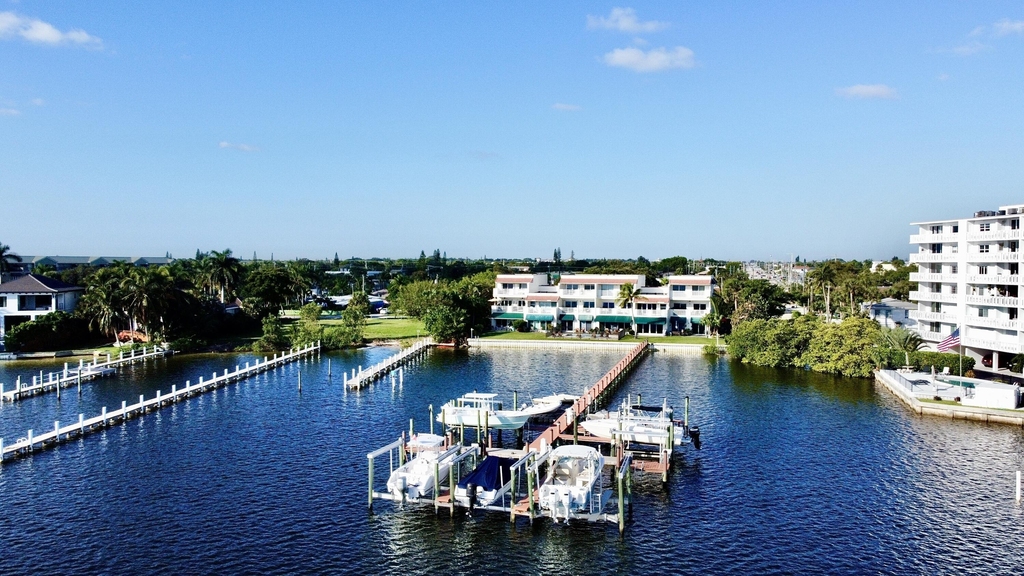 324 N Lake Drive - Photo 3