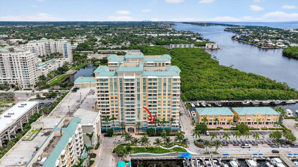 625 Casa Loma Boulevard - Photo 1
