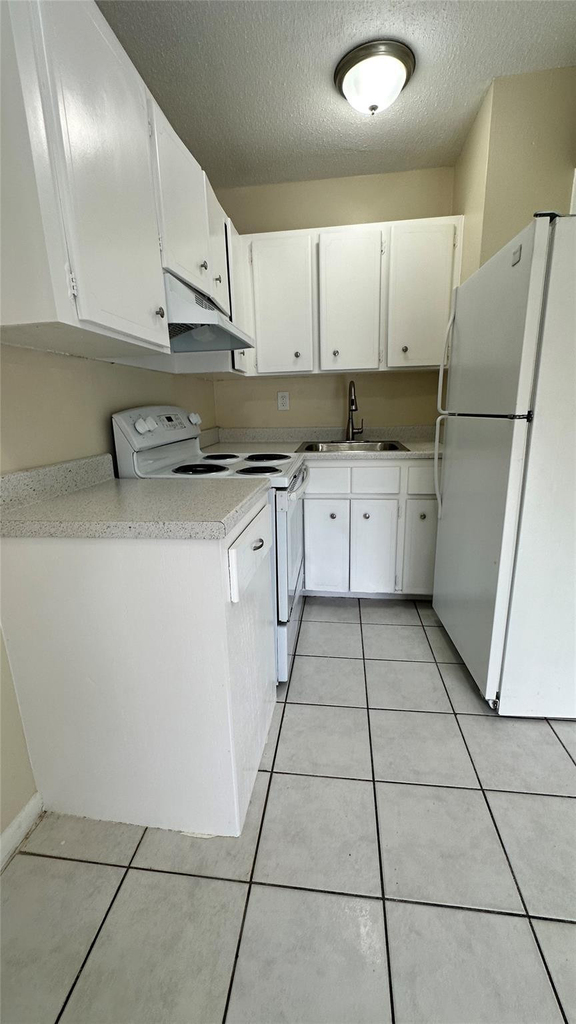 717 Se 16th Street - Photo 1