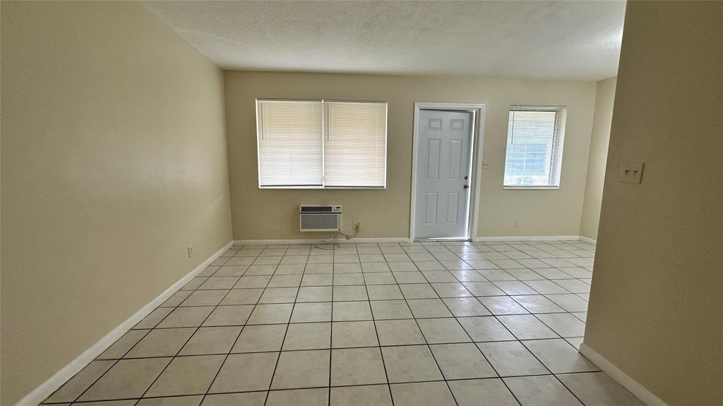 717 Se 16th Street - Photo 3
