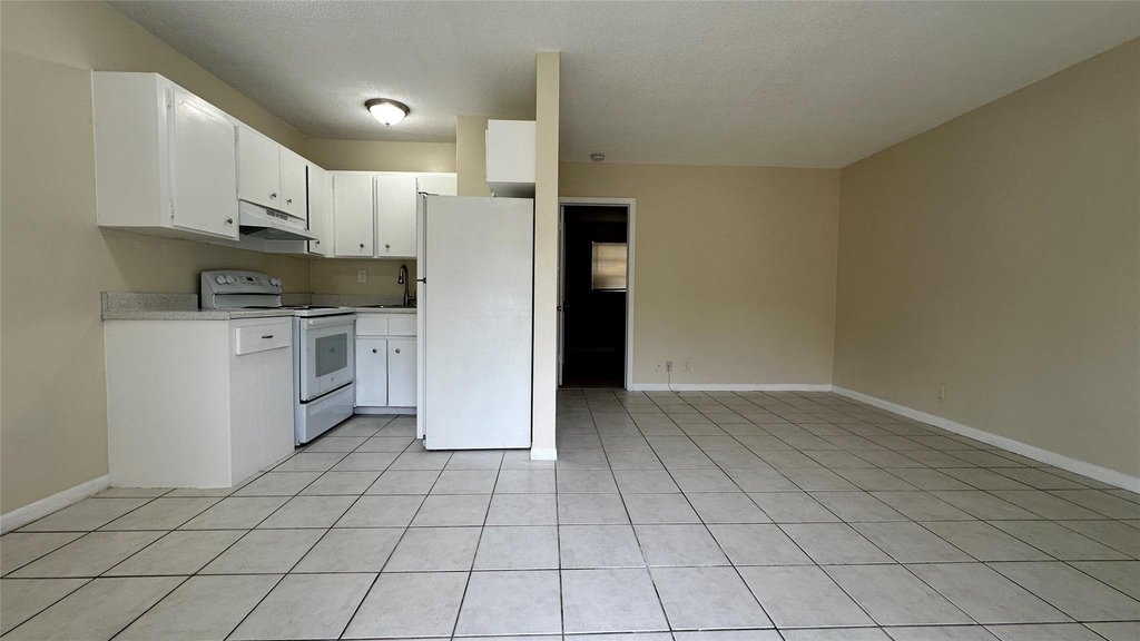717 Se 16th Street - Photo 0