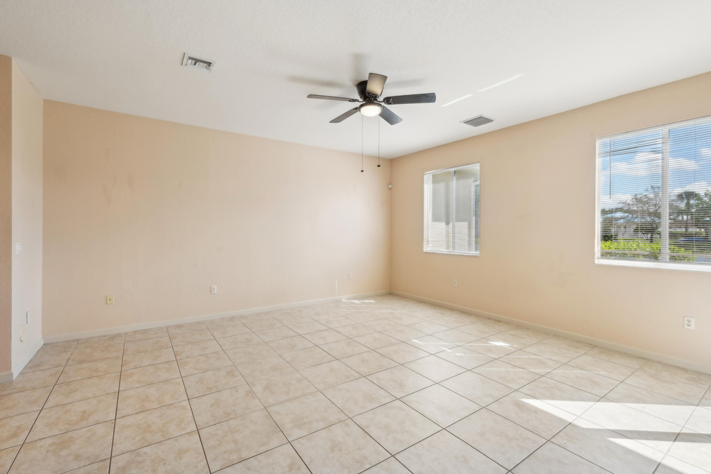 2584 Sw Stockbridge Sq Square Sw - Photo 12