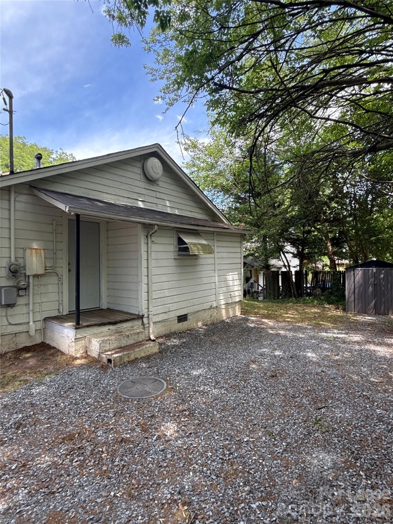 1907 E Elm Street - Photo 13