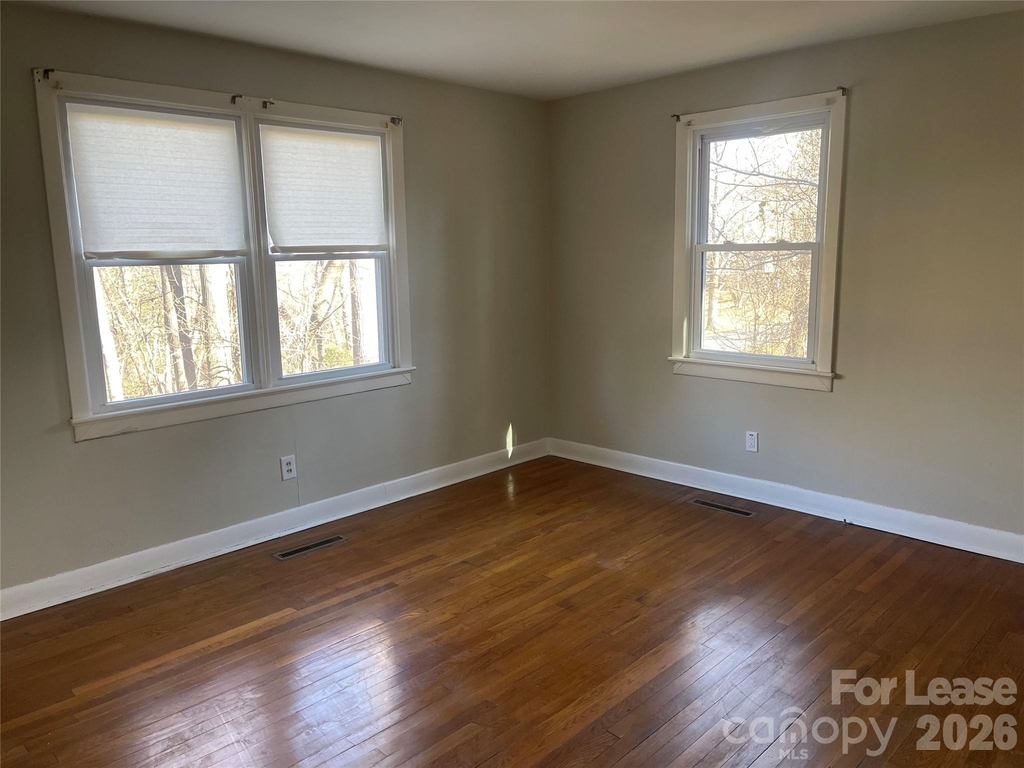 634 23rd Avenue Ne - Photo 8