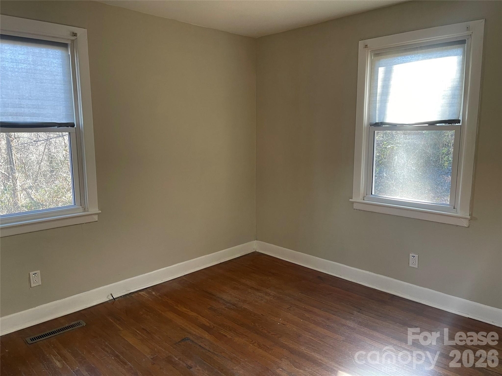 634 23rd Avenue Ne - Photo 10