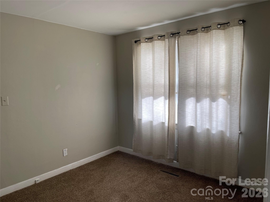 634 23rd Avenue Ne - Photo 6