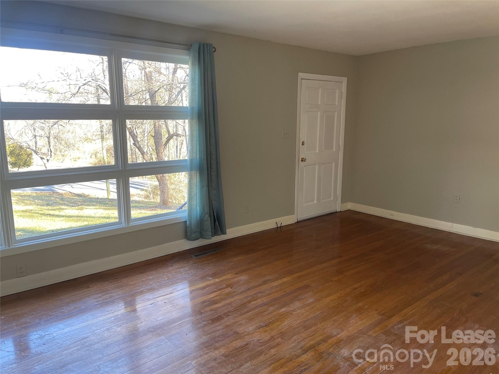634 23rd Avenue Ne - Photo 0