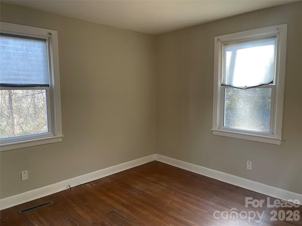 634 23rd Avenue Ne - Photo 9