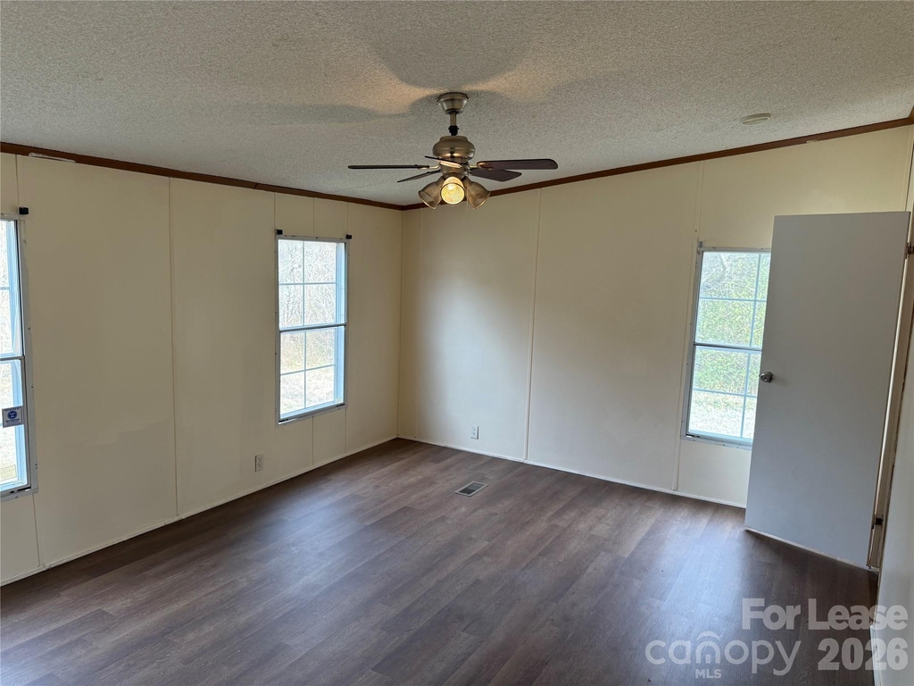 3805 Saluda Road - Photo 10