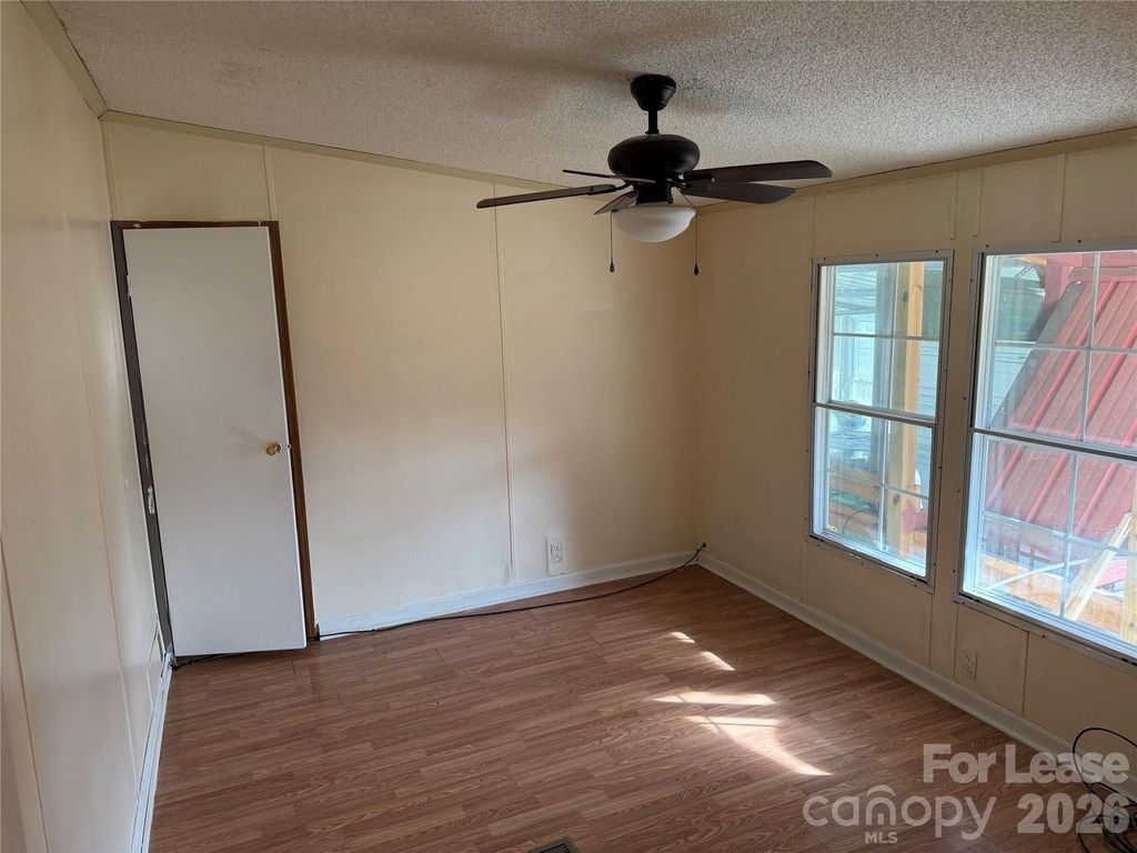 3805 Saluda Road - Photo 16