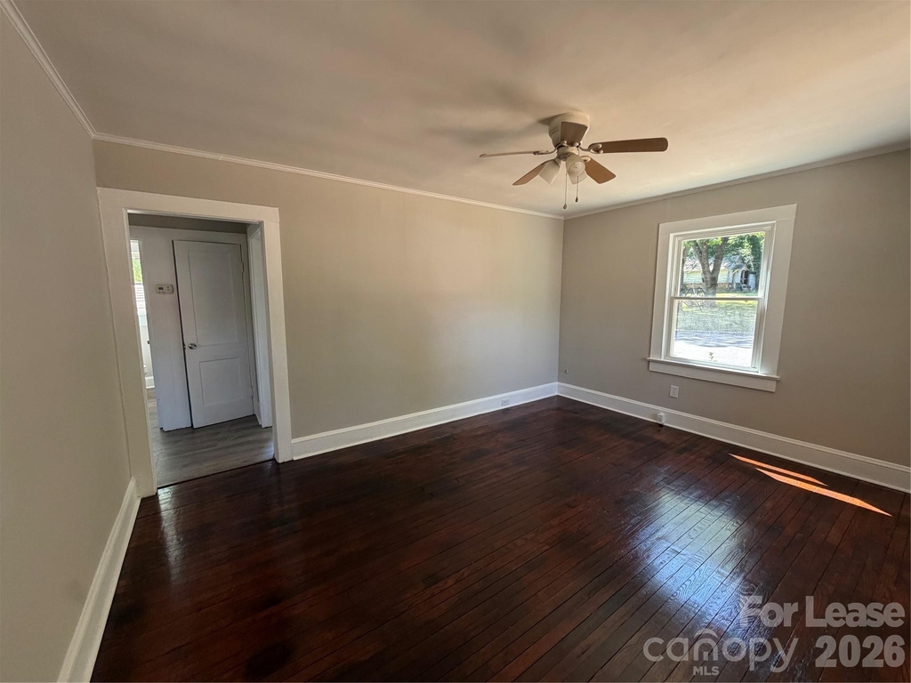 704 N Miller Avenue - Photo 4