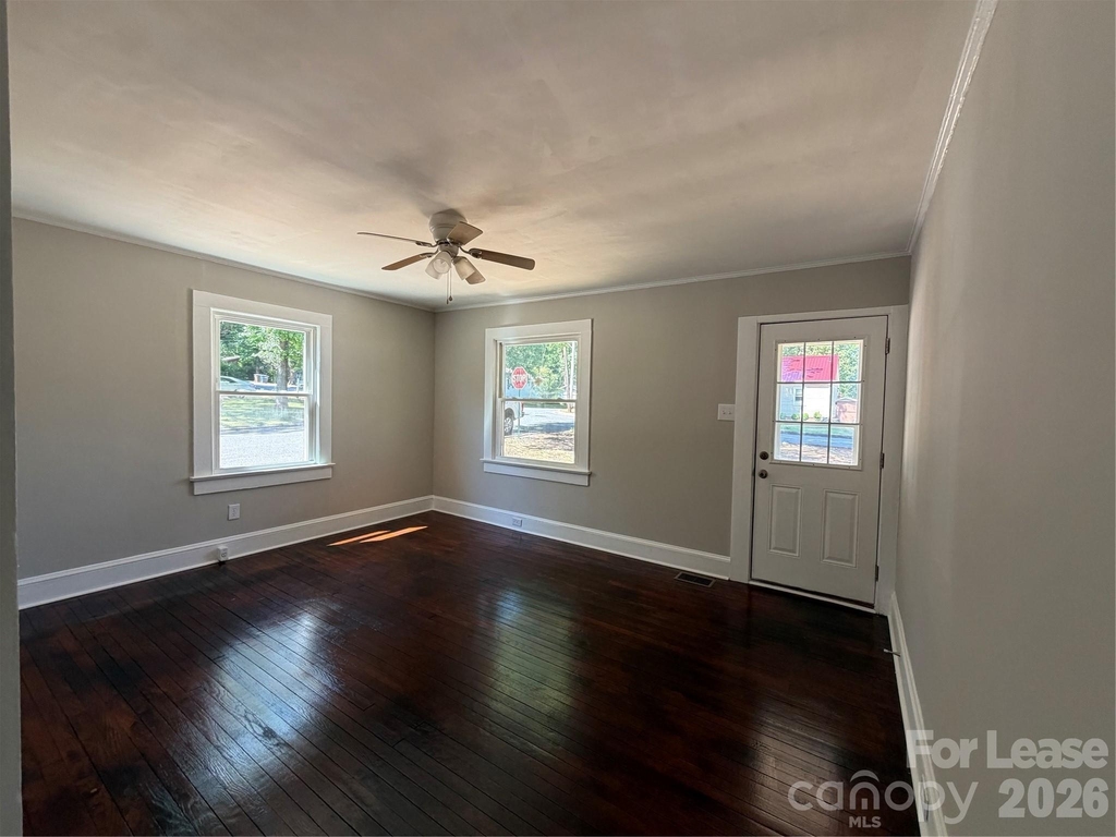 704 N Miller Avenue - Photo 6