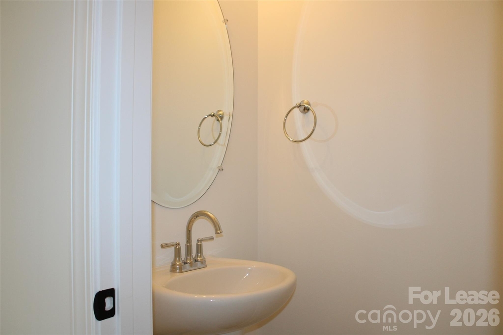 574 W Park Avenue - Photo 7