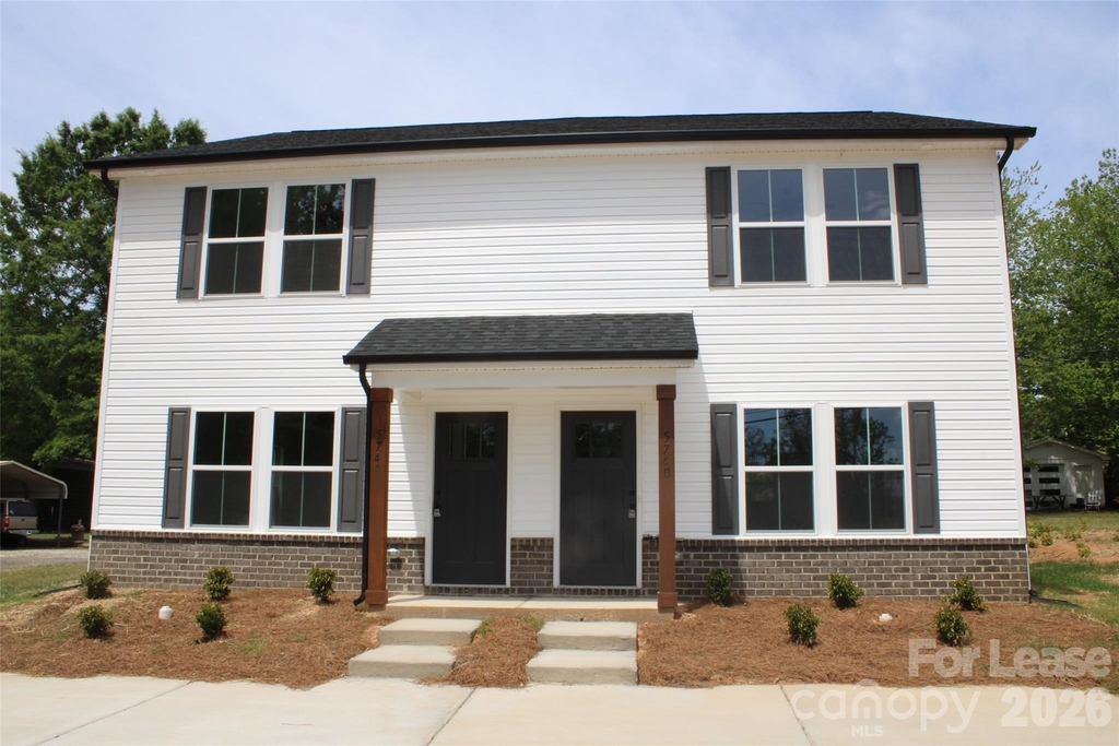 574 W Park Avenue - Photo 0