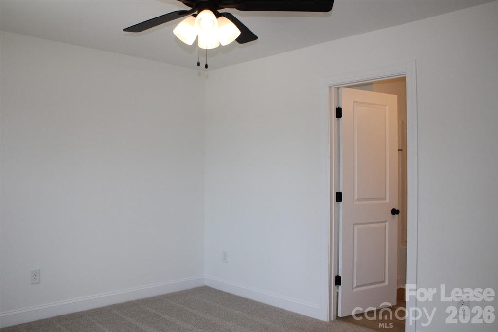 574 W Park Avenue - Photo 11