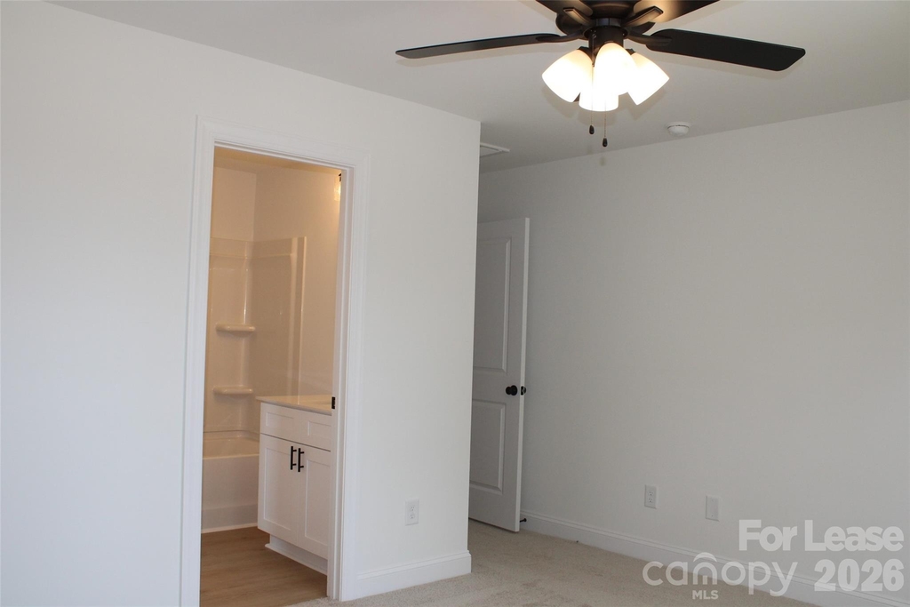 574 W Park Avenue - Photo 10